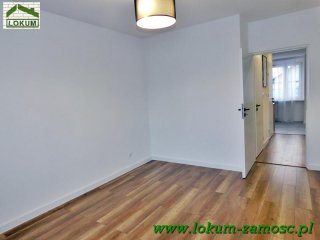 Wąska 01642up